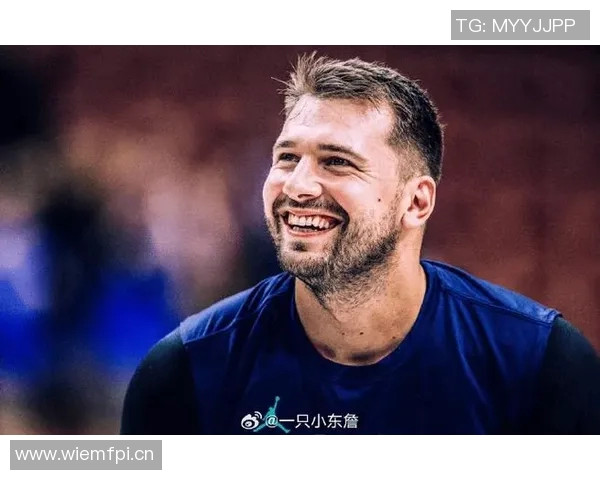 东契奇三分球表现不佳翻白眼回应记者感谢引发热议 东契奇三分球表现不佳翻白眼回应记者感谢引发热议