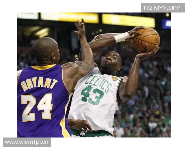 帕金斯称赞绿军三巨头KG是球队最佳球员最全面最关键 帕金斯称赞绿军三巨头KG是球队最佳球员最全面最关键