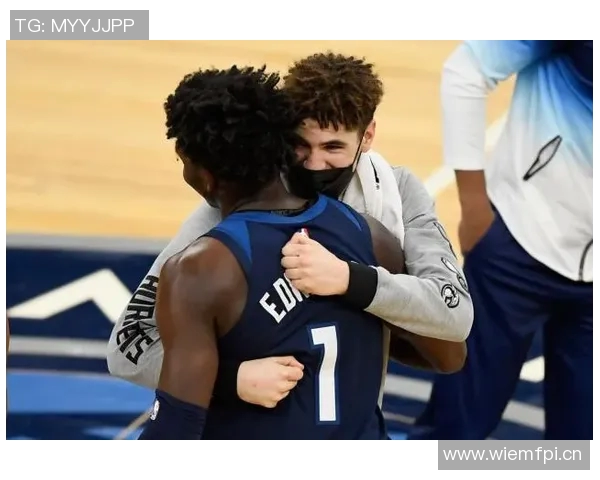 华子承担持球防守责任芬奇希望减轻麦丹犯规压力 华子承担持球防守责任芬奇希望减轻麦丹犯规压力