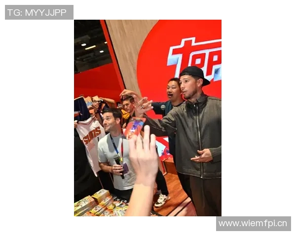 布克赛后与模仿者中国布克亲密合影赠送签名球衣展现友谊与支持 布克赛后与模仿者中国布克亲密合影赠送签名球衣展现友谊与支持